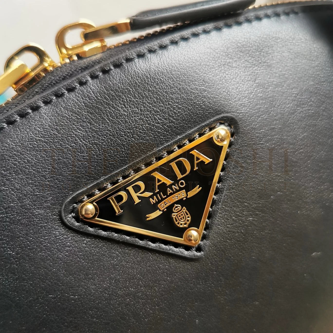 Pra*a Shoulder Bag with Double Zipper in Black Calfskin Master Quality