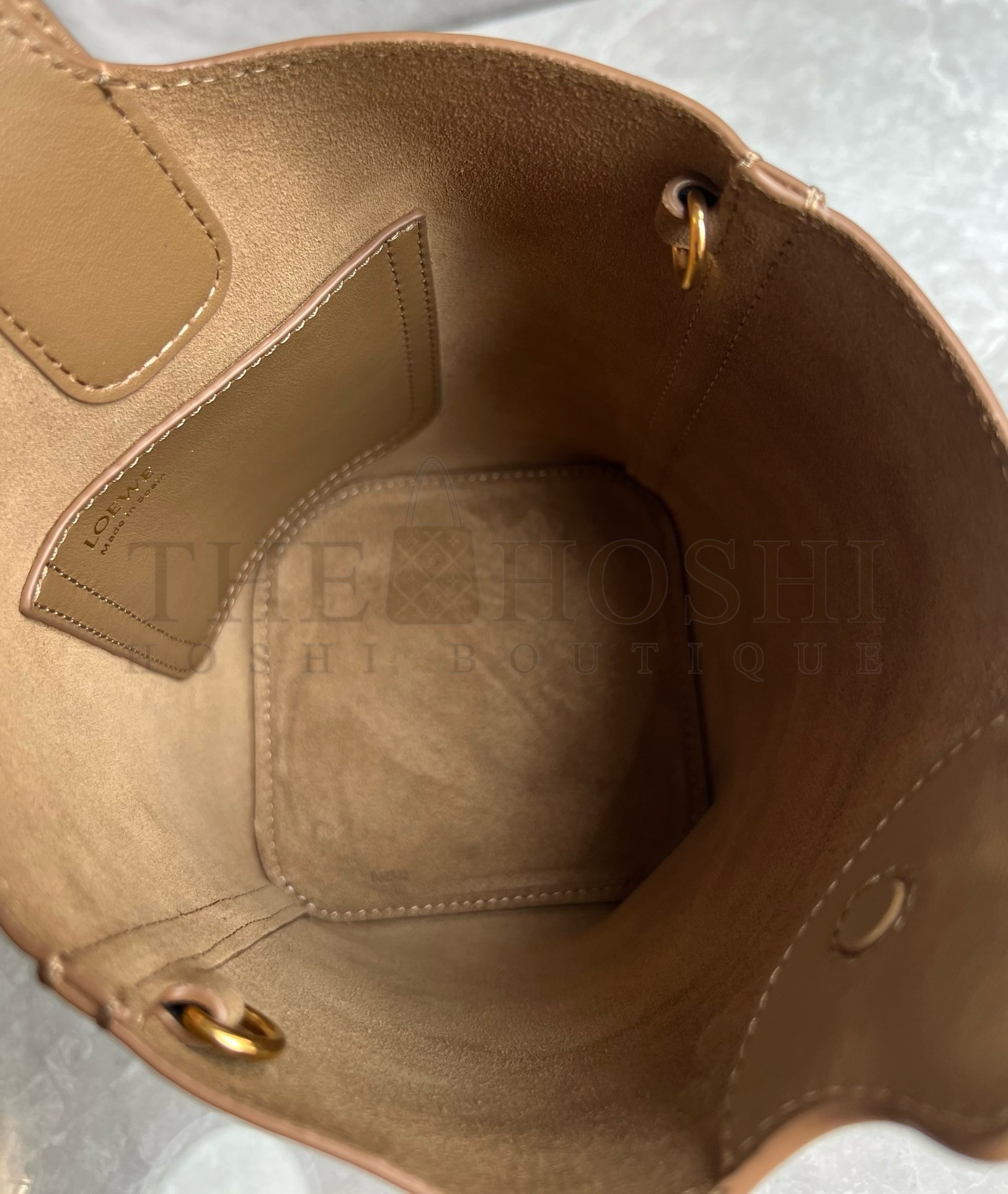 L0ew* Mini Pebble Bucket Bag in Oak Calfskin Master Quality