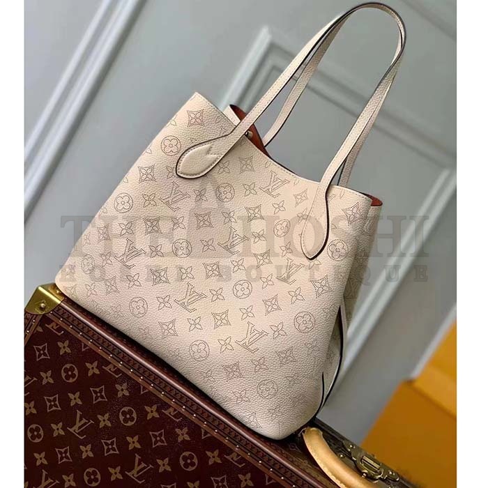 L0vis Vvtt0n LV Women Blossom MM Tote Bag Beige Mahina Perforated Calfskin Leather Master Quality