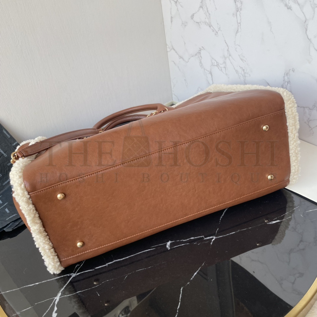 Ch**el  24k Teddy bear shearing  box Shop LARGE SHOPPING BAG 40*13*33cm Master Quality