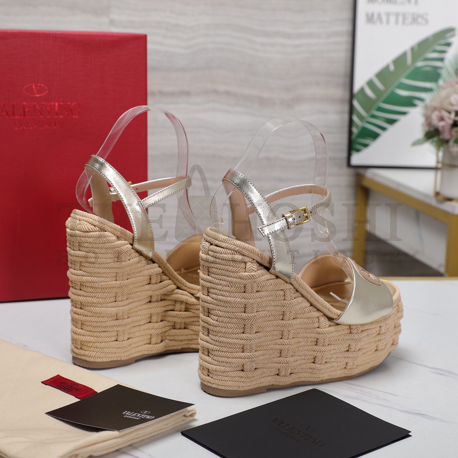 Va1e*ntin0 VLogo Cut-out Espadrille Wedge Sandals in Gold Metallic Leather Master Quality