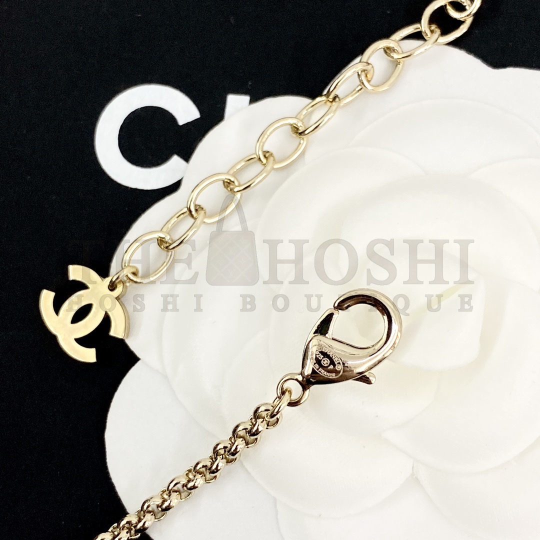 Ch**el Clover Pearl CC Necklace – Gold, White & Black Multilayer Design Master Quality