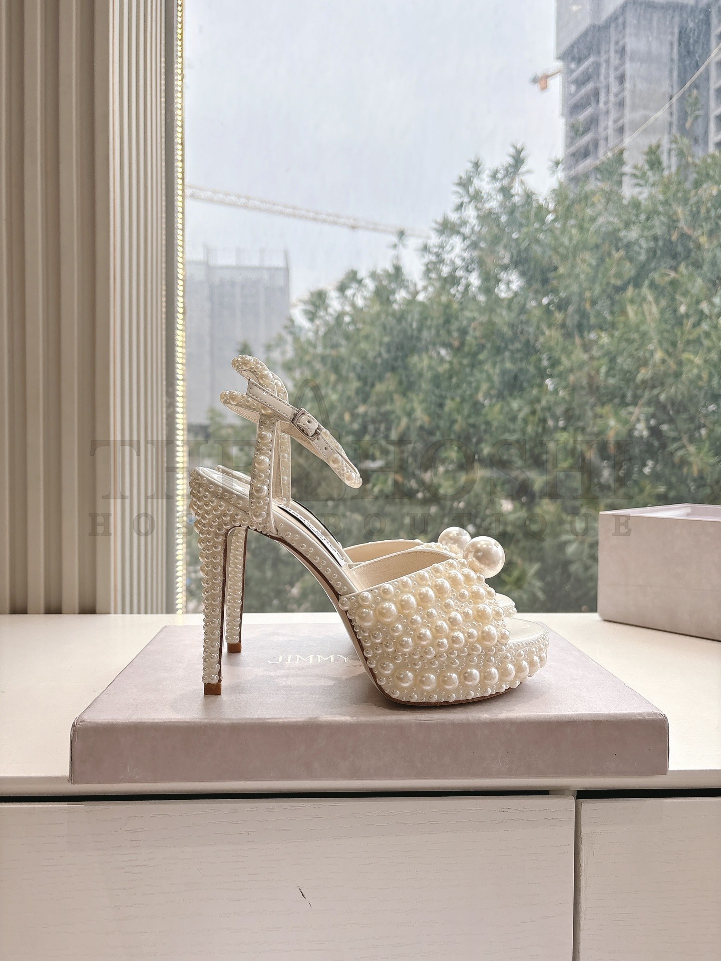 J1m*y Ch00 25SS Pearl-Embellished Platform Heels – Ivory Satin, Waterproof Sole, Custom Sizes 34–41 Master Quality