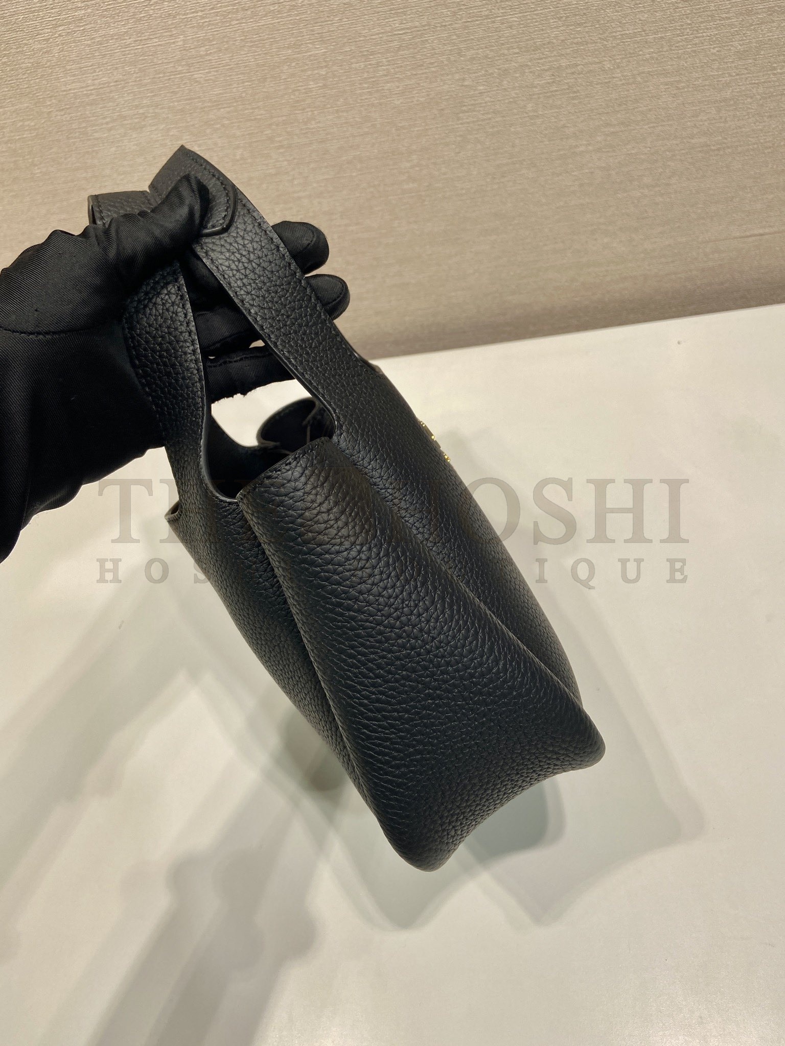 Pra*a Mini 1BA349 Tote Bag – Black Deer-Grain Calfskin with Gold Hardware, 18 x 16 x 10 cm Master Quality