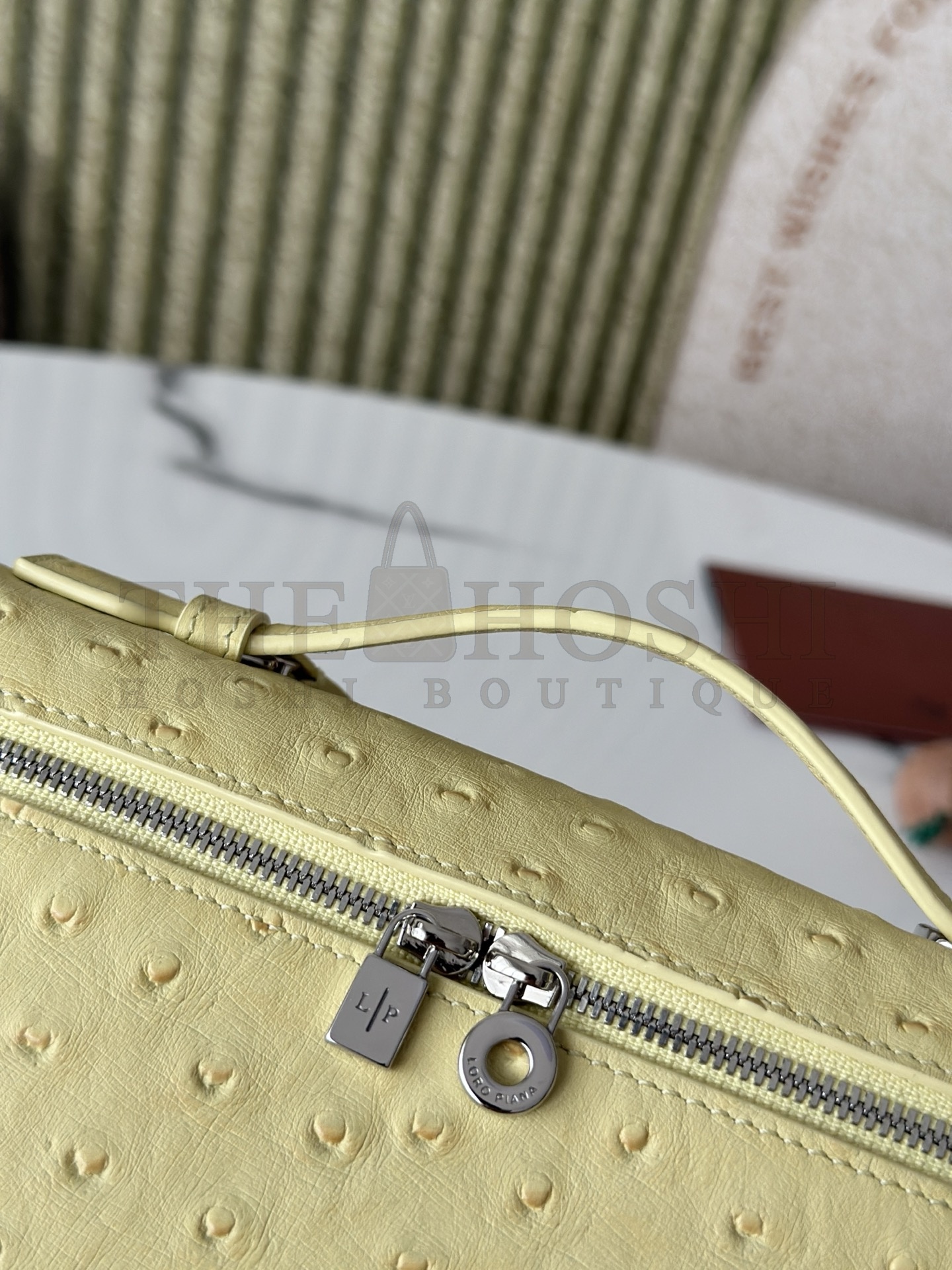 L0r0 P1ana LP L19 Extra Pocket Ostrich Leather Clutch Crossbody Bag 19x6.5x11cm Master Quality