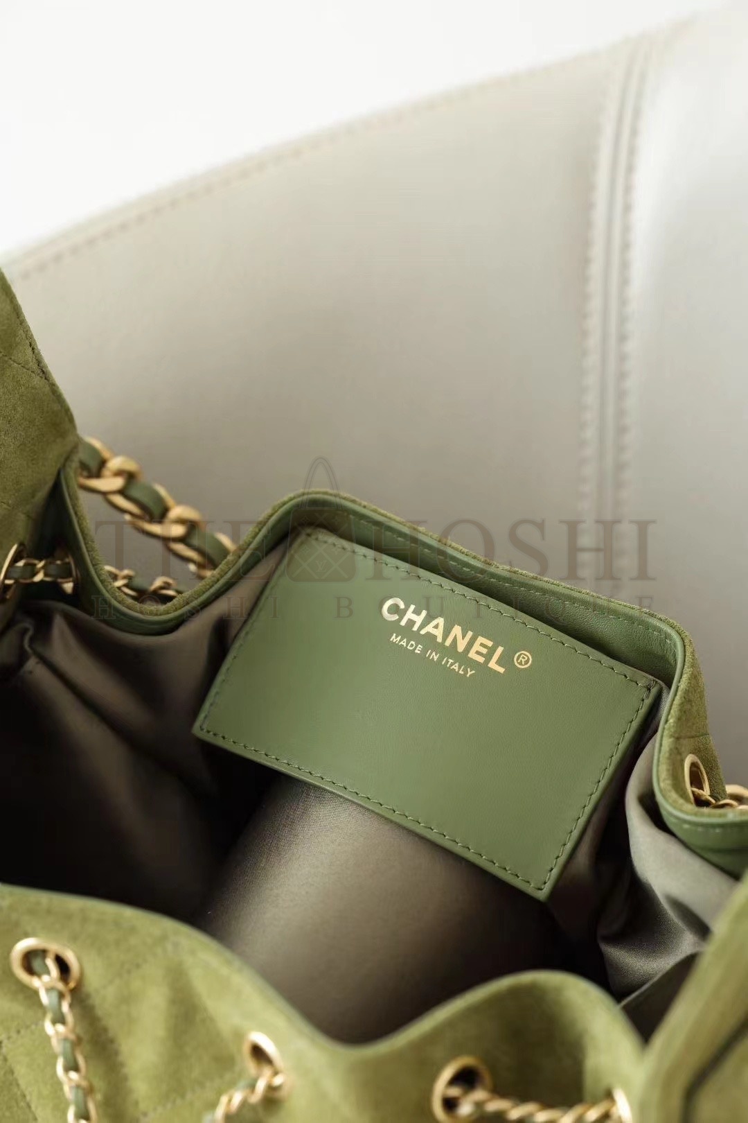 Ch**el 25C Hobo AS5631 Hobo Drawstring Bag Green Sude Leather with Gold Chain 22*12.5*20CM Master Quality