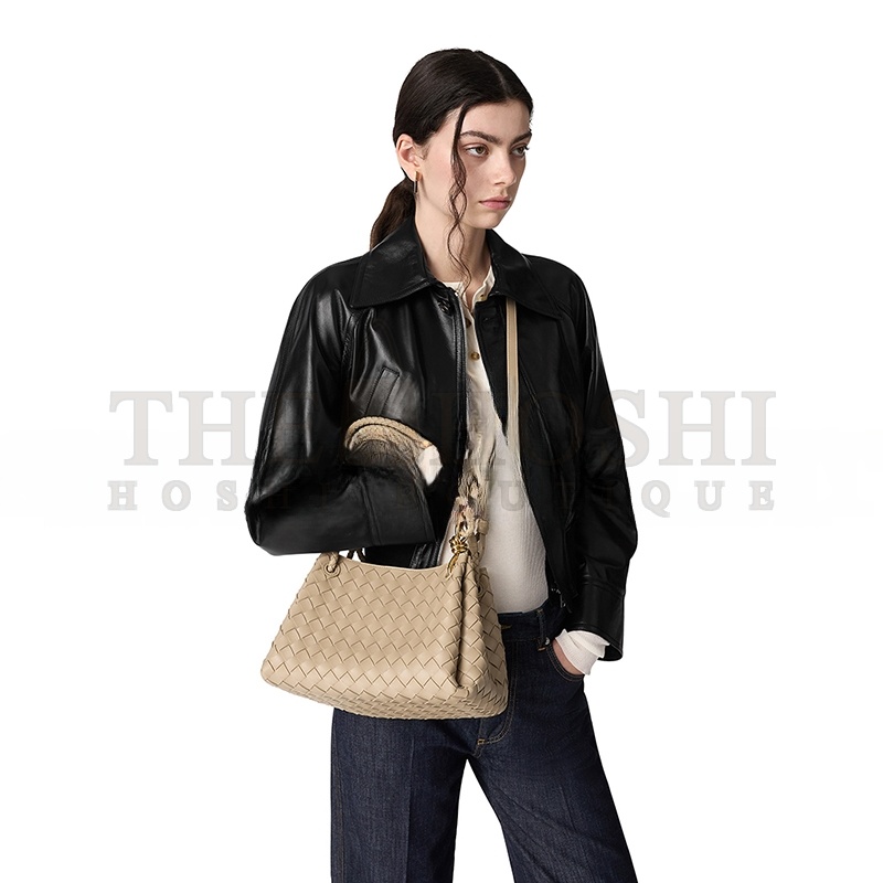 B0tt*ga Ven*ta PARACHUTE 835921VCPPT9614 (29.5*18.5*17.5cm) Master Quality