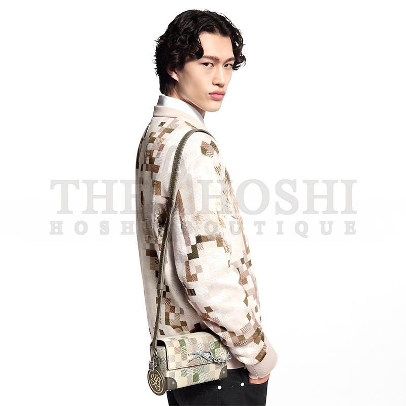 L0vis Vvtt0n STEAMER WEARABLE WALLET N00108 (18*11*7cm) Master Quality