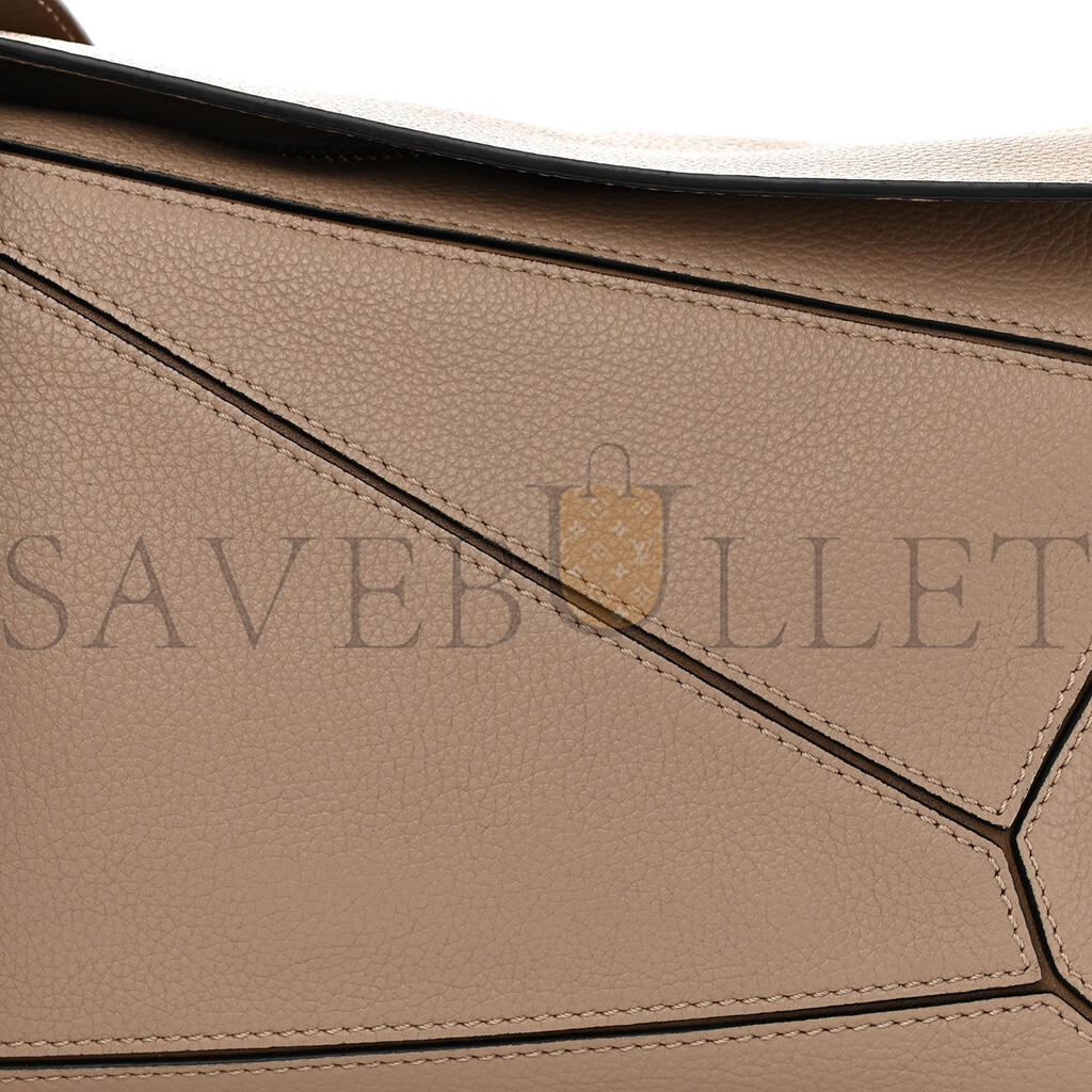 L0ew* GRAINED CALFSKIN SMALL PUZZLE BAG SAND MINK (24*16.5*10.5cm) Master Quality