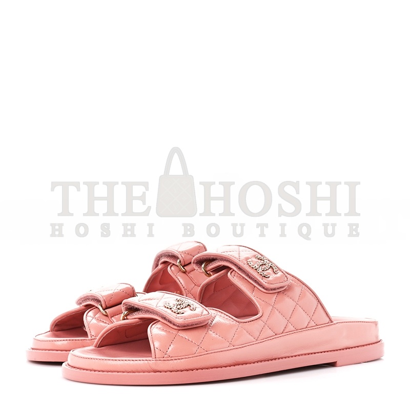 Ch**el LAMBSKIN QUILTED VELCRO DAD CHAIN CC SLIDE SANDALS Master Quality